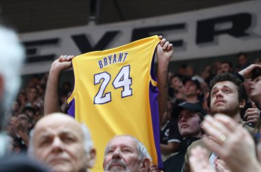 İtalya Basketbol Şampiyonası Segafredo Virtus Bologna, Carpegna Prosciutto Basket Pesaro 'ya karşı.