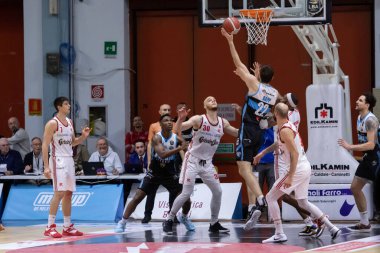 İtalyan Basketbol Şampiyonası Vanoli Basket Cremona, Grissin Bon Reggio Emilia 'ya karşı