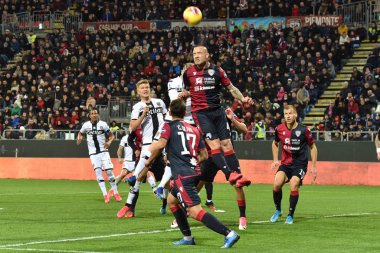 İtalyan Serisi A futbol maçı Cagliari Parma 'ya karşı