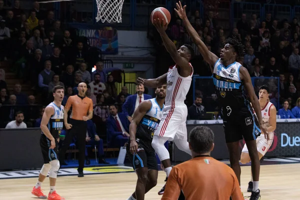 Baloncesto italiano Serie A Campeonato Vanoli Basket Cremona vs Grissin Bon Reggio Emilia — Foto de Stock