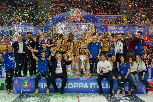 Voleibol Finales de la Copa Italiana Femenina 2020 - Imoco Conegliano vs Unet E-work Yamamay Busto Arsizio — Foto de Stock