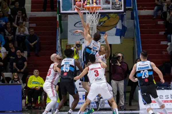 Baloncesto italiano Serie A Campeonato Vanoli Basket Cremona vs Grissin Bon Reggio Emilia — Foto de Stock