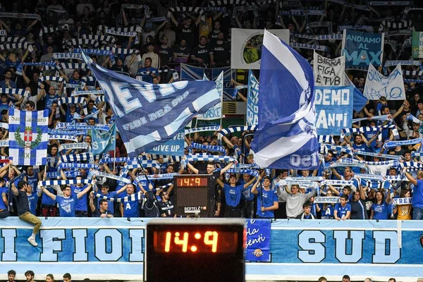 Italienischer basketball a serie championship de longhi treviso basket vs pompea fortitudo bologna — Stockfoto