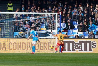 İtalyan Serisi A futbol maçı Napoli Lecce 'ye karşı