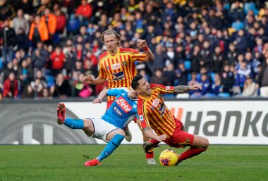 İtalyan Serisi A futbol maçı Napoli Lecce 'ye karşı