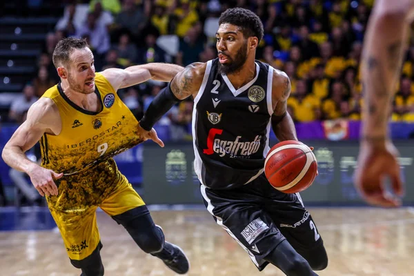 Final de la Copa Intercontinental Fiba - Segafredo Virtus Bolonia vs Iberostar Tenerife — Foto de Stock