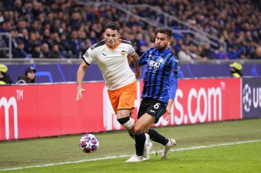 jose luis palomino (atalanta) thwarted from maxi gmez (valencia) during Atalanta vs Valencia, Soccer Champions League Men Championship in Milano, February 19 2020 - LPS/Luca Rossini 