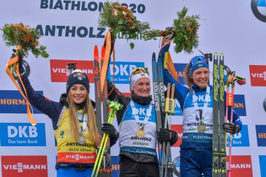 Podyum, sol dorothea wierer (ita), roiseland marte osbi (nor), Oeberg hanna (swe) in Ibu Dünya Kupası Biatlon 2020 - Kadın Kitlesi Başlangıcı, Anterselva 'da Biatlon, 23 Şubat 2020 - Lps / Marco Todaro