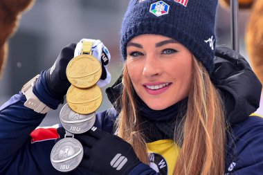 Dorothea wierer (ita) mostra felice le Sue 4 madalya totali: Ibu Dünya Kupası Biatlon 2020 - Kadınlar Kitle Başlangıcı, Anterselva 'da Biatlon, 23 Şubat 2020 - Lps / Franco Debernardi