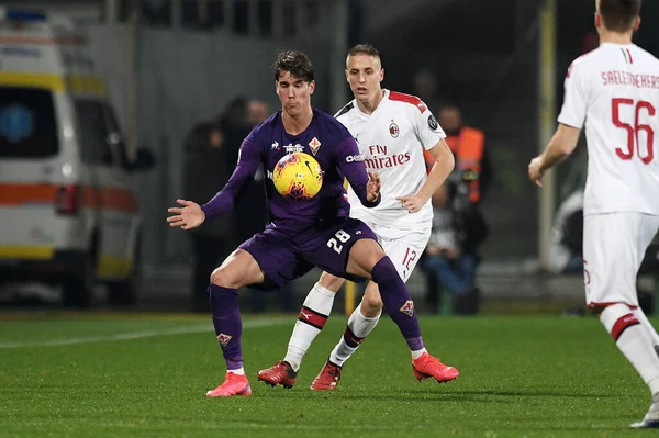 Dusan Vlahovic Fiorentina Andrea Conti Milan Durante Partido Fiorentina Milán — Foto de Stock