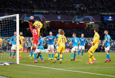 David ospina 'nın Napoli Barselona' ya karşı Futbol Şampiyonları Ligi Erkekler Şampiyonası sırasında Samuel umtiti 'ye karşı çıkışı, 25 Şubat 2020 - Lps / Marco Iorio