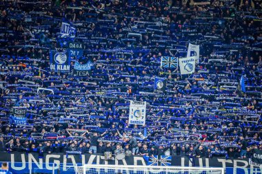 Atalanta Bc taraftarları 19 Şubat 2020 tarihinde İtalya 'nın Milano kentindeki San Siro Stadyumu' nda Atalanta Bc ile Valencia Cf arasında oynanan 2019 / 20 Şampiyonlar Ligi karşılaşmasında zaferi kutladılar - Fotoğraf Fabrizio Carabelli / Lm