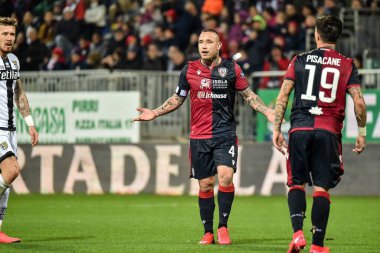 İtalyan futbol takımı Serie 2019 / 20 sezonunda raja nainggolan of cagliari calcio, İtalya Serie A futbol maçı, 01 Ocak 2020 - LPS / Luigi Canu