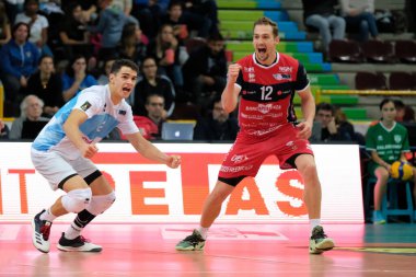 alexander Berger (12) gaz satış piacenza - leonardo scanferla (2) gaz satış piacenza İtalyan Voleybol Superlega Serie A sezon 2019 / 20, İtalyan Serie A Men SuperLeague Championship Verona, Ocak 01 2020 - LM / Roberto Tommasini