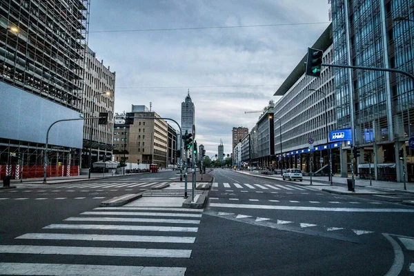米兰市科罗纳维勒斯紧急状态期间的街道 米兰市 2020年4月19日 Daniele Cifala — 图库照片