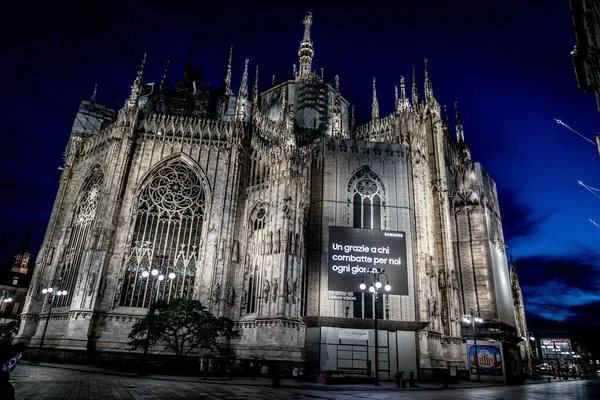 Coronavirus Acil Servisi Sırasında Milan Kasabası Sırasında Duomo Nisan 2020 — Stok fotoğraf