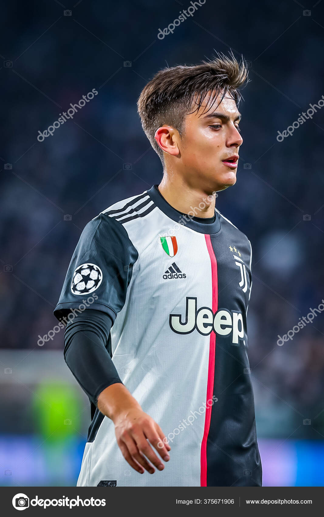 イタリアのサッカーセリエAシーズン中のユベントスのパウロ ディバラ