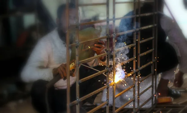 Partial View Worker Welding Metal Sparks Factory Selective Focus Copy — Stock Photo, Image