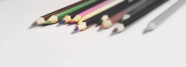 Różny Kolor Drewniany Ołówek Kącik Widok Czysty Biały Tło Sortowany — Zdjęcie stockowe
