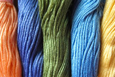 Renkli iplikler yakın çekim deseni