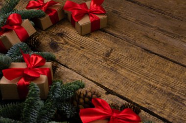 Beş kenarlı hediye kutusu.