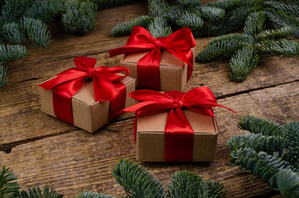 Tres cajas de regalo marrones — Foto de Stock