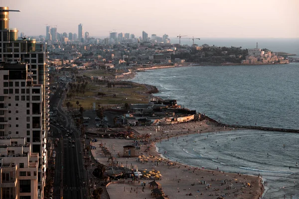 Tel Aviv günbatımında yükseklikten mesire