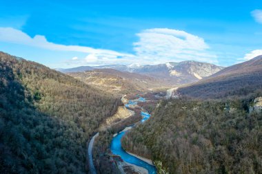 Ahshtyrskaya gorge ve Mzımta Nehri aşağı