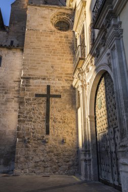 Cuenca piskoposluk Sarayı, katedral yanında yer alan