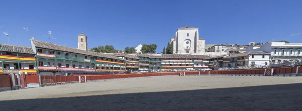 Panoramik görünümünün, ana kare Chinchon Arena, İspanya dönüştürülür — Stok fotoğraf