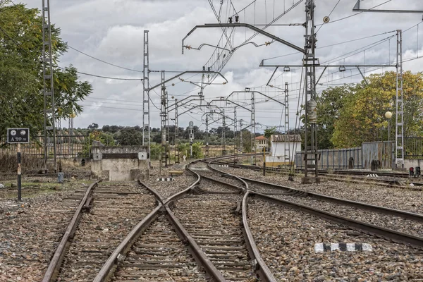 Plataforma ferroviaria y vías férreas Espeluy, provincia de Jaén, España — Foto de Stock