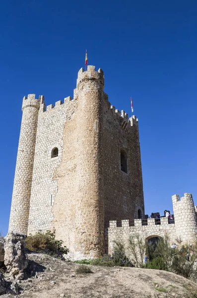 Castelo de Almohad origem do século XII, tomar em Alcala del Jucar, província de Albacete, Espanha — Fotografia de Stock