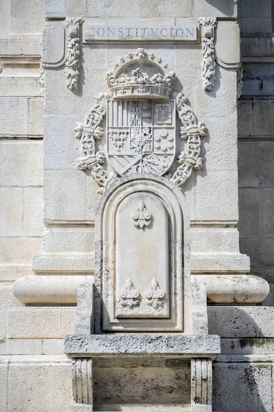 Monumento a la Constitución de 1812, Detalle decorativo en piedra, Cádiz, Andalucía, España —  Fotos de Stock