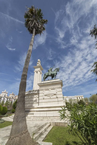 Monumento a la Constitución de 1812, vista panorámica, Cádiz, Andalucía, España — Foto de Stock