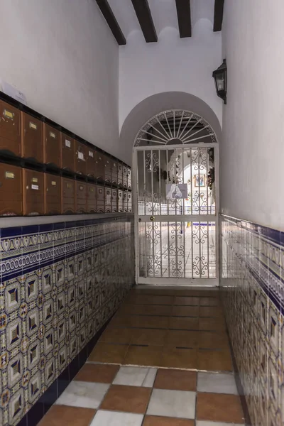 Inträde till typiska hus av denna stad, populära arkitekturen av Xixth talet, traditionell arkitektur i Cádiz, Andalusien, södra Spanien — Stockfoto