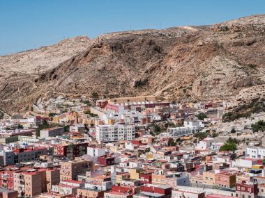 Mağribi evler ve Binalar Almeria bağlantı noktası, Endülüs, İspanya boyunca kale üzerinden görüntülemek