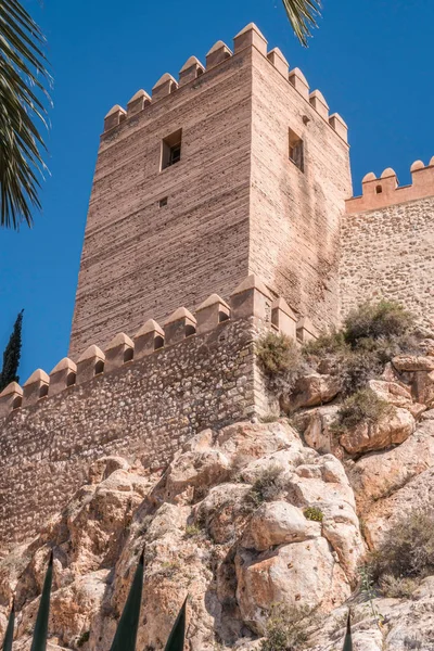 Středověké maurské pevnosti Alcazaba v Almeria, východním cípu je baštou odchozí, Andalusie, Španělsko — Stock fotografie