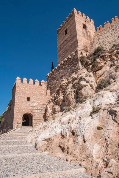 Fortaleza morisca medieval Alcazaba en Almería, punta oriental es el bastión de los salientes, Andalucía, España —  Fotos de Stock