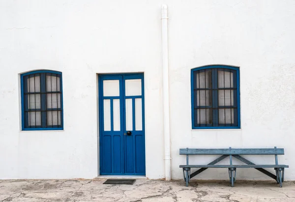 Case nel villaggio di Almadraba di Monteleva, vicino allo sfruttamento del sale nel parco naturale di Cabo de Gata, Almeria, Andalusia, Spagna — Foto Stock