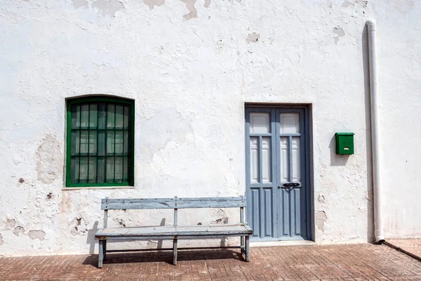 Дома в деревне Альмадраба в Монтелеве, рядом с добычей соли в природном парке Кабо-де-Гата, Альмерия, Андалусия, Испания — стоковое фото