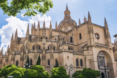 Katedral Segovia veya doğru şekilde denilen İspanyolca 