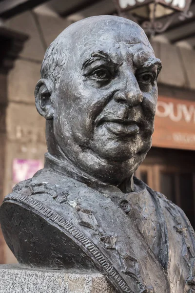 Estátua em homenagem ao grande cozinheiro Candido Lopez Sanz, renomado personagem e popular cidade de Segóvia, Espanha — Fotografia de Stock