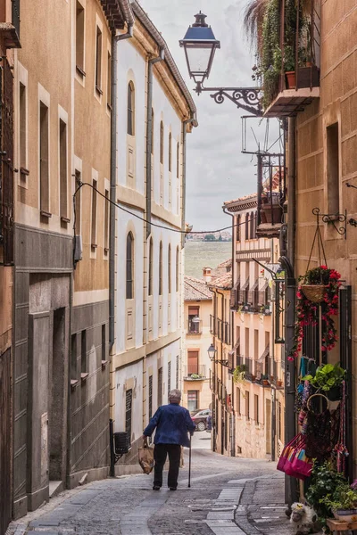 Old street of the quarter of the Jewry houses front constructed with seen brick located in the city of Segovia, Unesco World Heritage Site, Spain — Stock Photo, Image