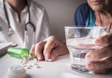 Evde, günlük ilaç doz alarak kullanamayan Andalusia, İspanya