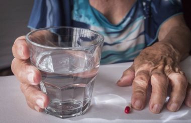 Evde, günlük ilaç doz alarak kullanamayan Andalusia, İspanya