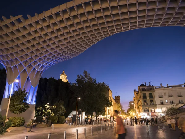 View of Metropol Parasol Night , popularly called "Mushrooms of Seville", carried out by the architect Jrgen Mayer, Seville, Andalusia, Spain — Stock Photo, Image