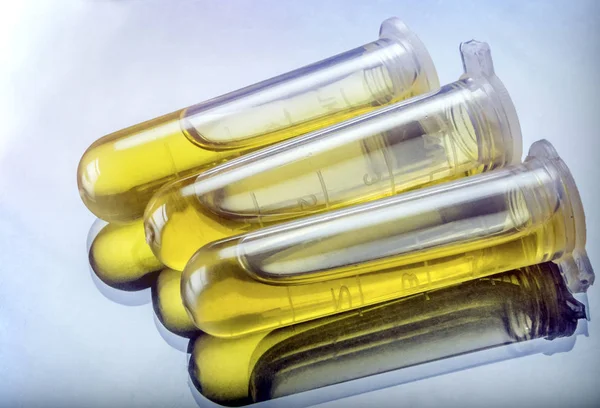 Flera injektionsflaskor i laboratorium, begreppsmässiga Image — Stockfoto