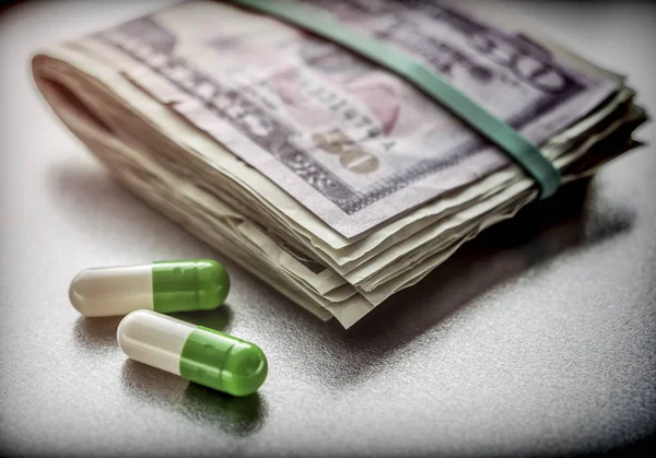 Capsules omhoog Ticket Dollar, Concept van Health Copay — Stockfoto