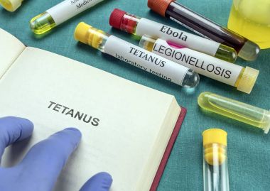 Doktor al açık kitap tetanoz, kavramsal görüntü