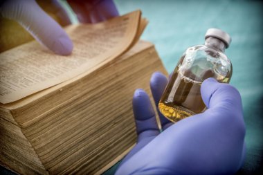 Doktor okuma eski Tıp, kavramsal görüntü yaptırın